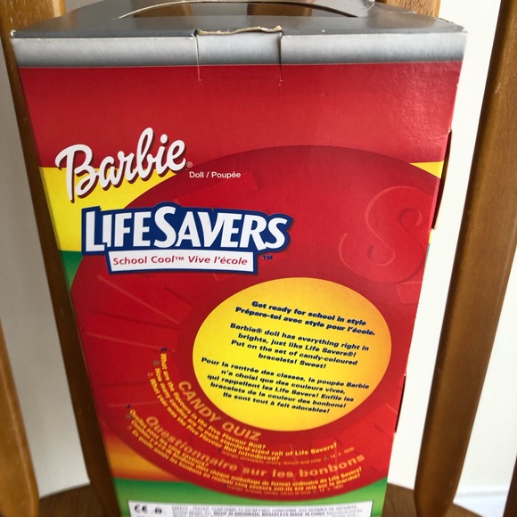Lifesaver Barbie - Picture 2 of 3